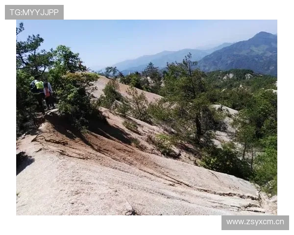 新线首发 6.13-6.14闯入绩溪秘境,徒步龙须山网红高山沙漠,穿越九龙戏珠龙脉奇峰,山脊漫步,尽览皖南绝美山景! 新线首发 6.13-6.14闯入绩溪秘境,徒步龙须山网红高山沙漠,穿越九龙戏珠龙脉奇峰,山脊漫步,尽览皖南绝美山景!